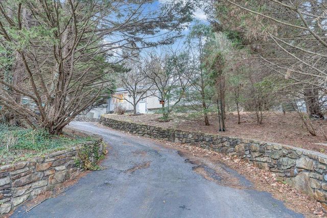 2720 Grandin RD, Roanoke, VA 24015