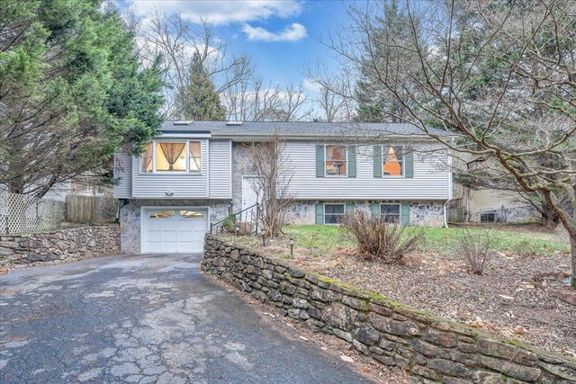 2720 Grandin RD, Roanoke, VA 24015