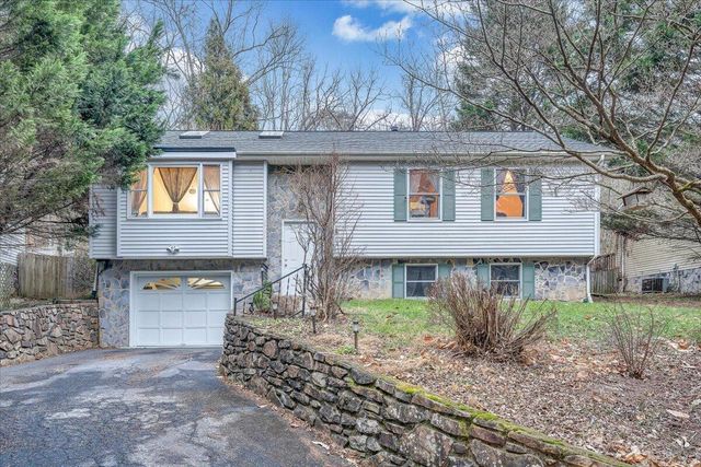 2720 Grandin RD, Roanoke, VA 24015