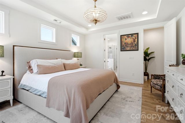 15611 Walnut Hill Drive, Charlotte, NC 28278