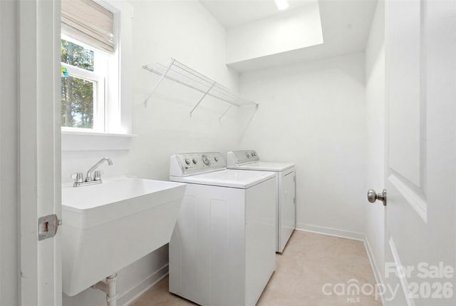 15611 Walnut Hill Drive, Charlotte, NC 28278
