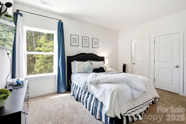 15611 Walnut Hill Drive, Charlotte, NC 28278