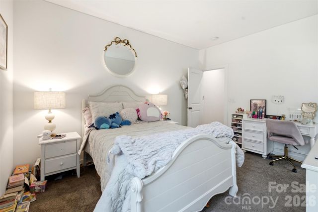 15611 Walnut Hill Drive, Charlotte, NC 28278