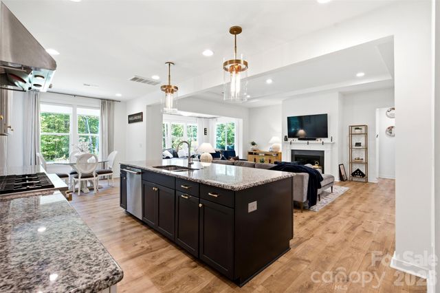 15611 Walnut Hill Drive, Charlotte, NC 28278