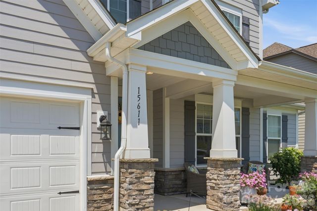 15611 Walnut Hill Drive, Charlotte, NC 28278