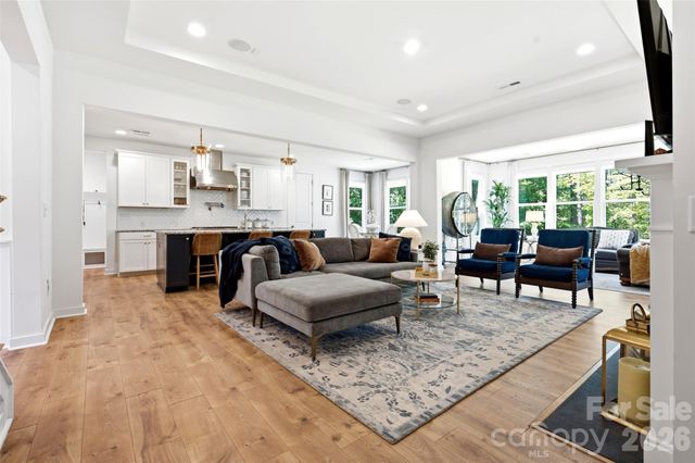 15611 Walnut Hill Drive, Charlotte, NC 28278