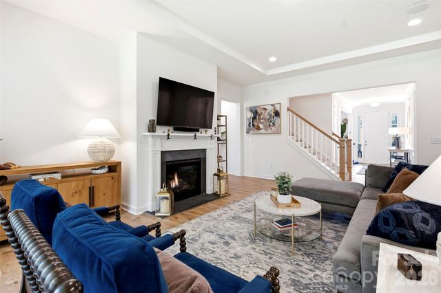 15611 Walnut Hill Drive, Charlotte, NC 28278