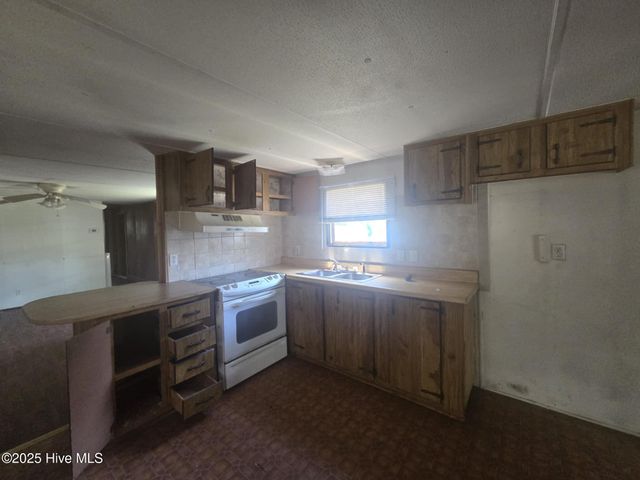 9097 Bonaparte Drive, Calabash, NC 28467