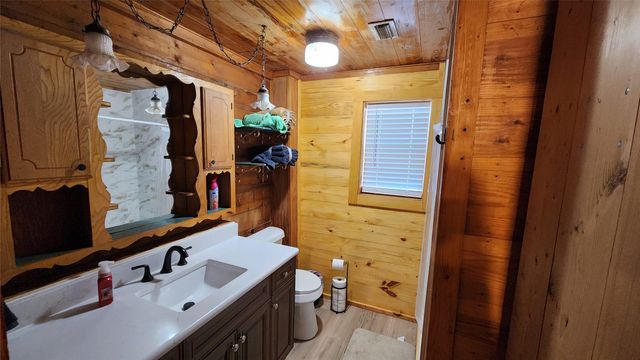 3307 Robinson Creek Drive, Granbury, TX 76048