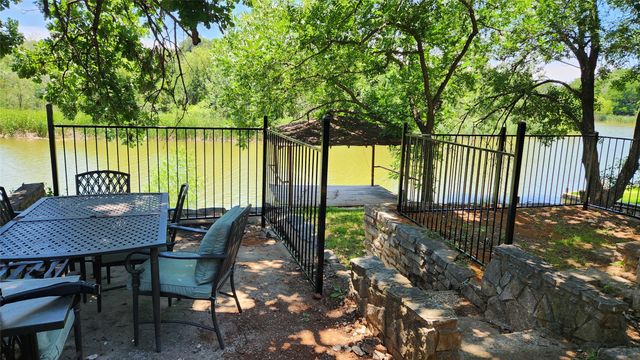 3307 Robinson Creek Drive, Granbury, TX 76048
