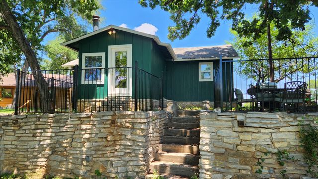 3307 Robinson Creek Drive, Granbury, TX 76048