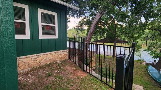 3307 Robinson Creek Drive, Granbury, TX 76048