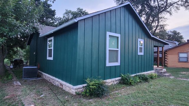 3307 Robinson Creek Drive, Granbury, TX 76048