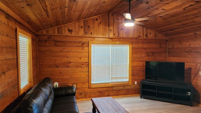 3307 Robinson Creek Drive, Granbury, TX 76048