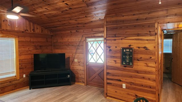 3307 Robinson Creek Drive, Granbury, TX 76048