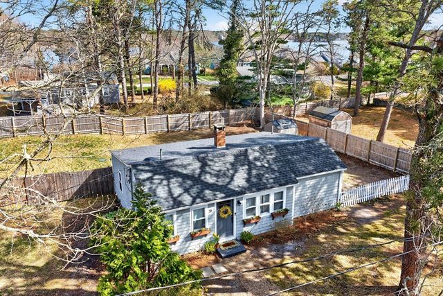 20 Indian Mound Trl, Dennis, MA 02639