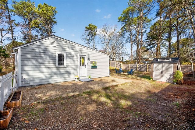 20 Indian Mound Trl, Dennis, MA 02639