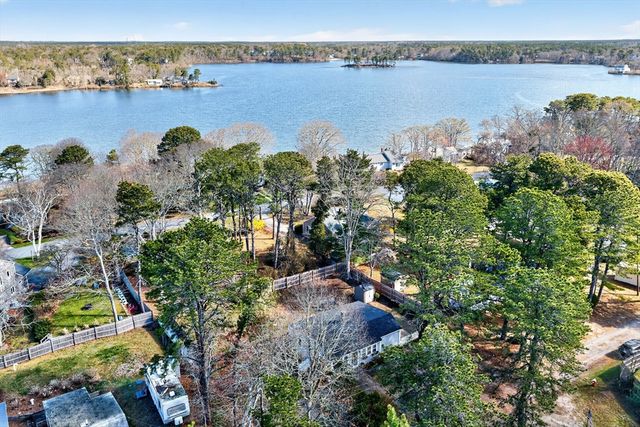 20 Indian Mound Trl, Dennis, MA 02639