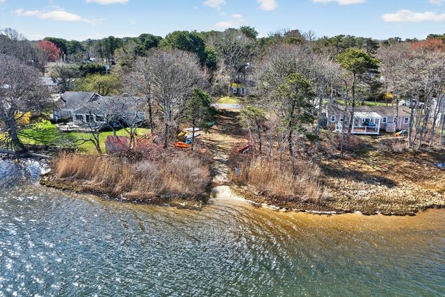 20 Indian Mound Trl, Dennis, MA 02639