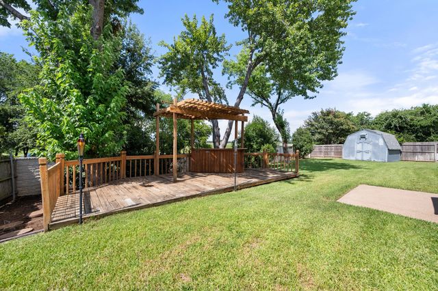 4313 Kenwood Drive, Grapevine, TX 76051