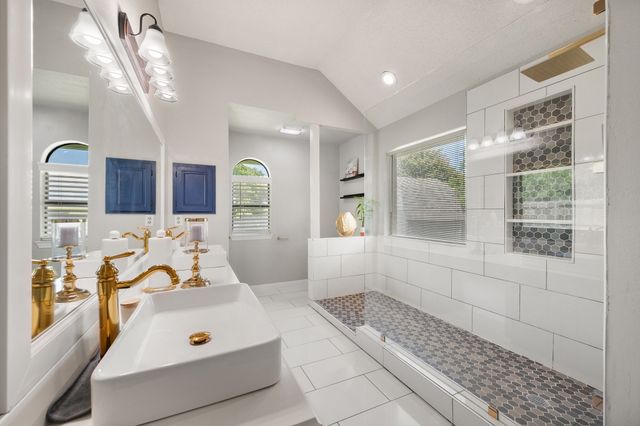 4313 Kenwood Drive, Grapevine, TX 76051