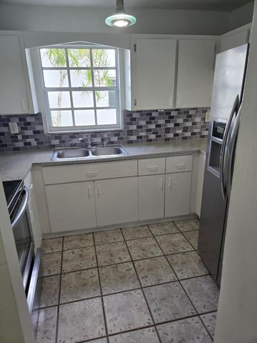 11302 SW 7th Street, Miami, FL 33174