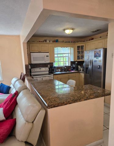 11302 SW 7th Street, Miami, FL 33174