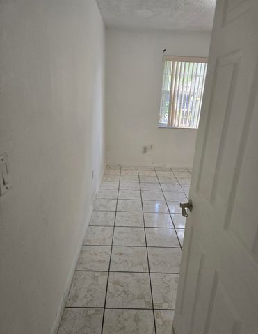 11302 SW 7th Street, Miami, FL 33174