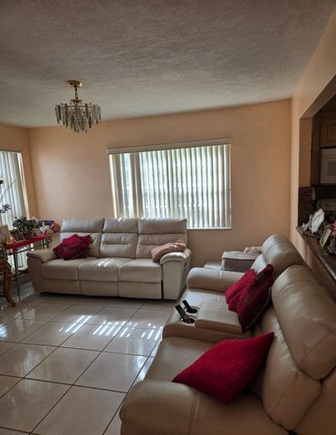 11302 SW 7th Street, Miami, FL 33174