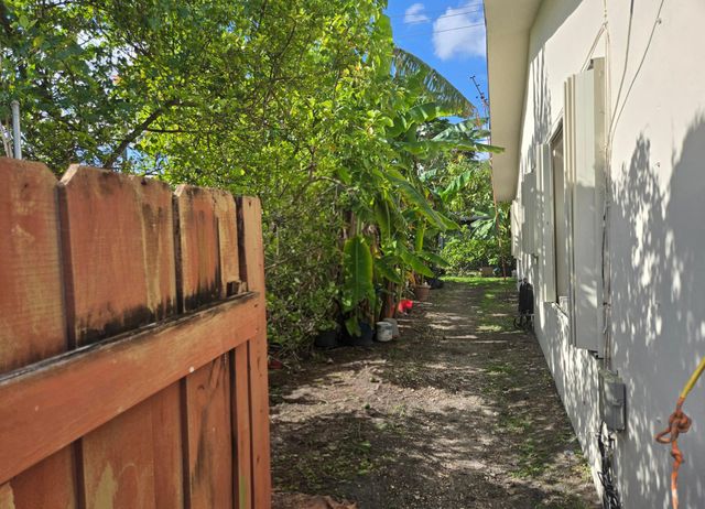 11302 SW 7th Street, Miami, FL 33174