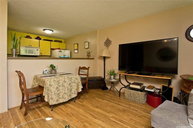 55 S Judd Street 503, Honolulu, HI 96817