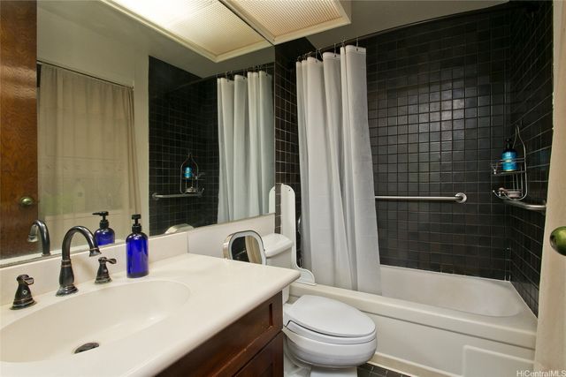 55 S Judd Street 503, Honolulu, HI 96817