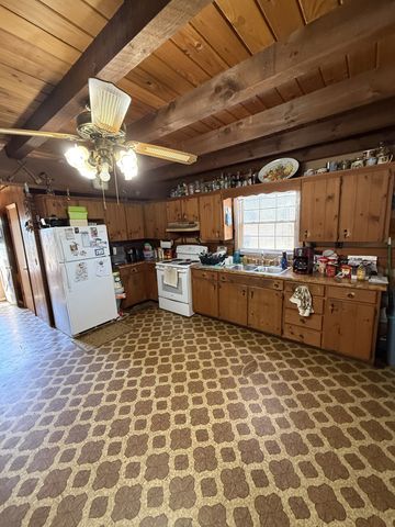 201 Timberline Acres Dr, Manchester, TN 37355