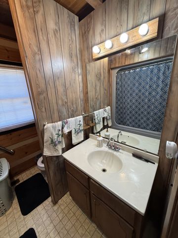 201 Timberline Acres Dr, Manchester, TN 37355