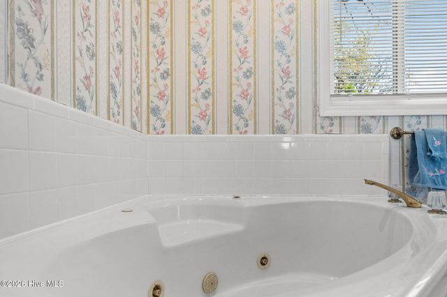 515 Shoreline Drive E, Sunset Beach, NC 28468