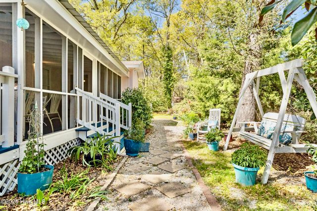 515 Shoreline Drive E, Sunset Beach, NC 28468