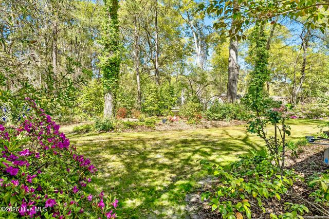 515 Shoreline Drive E, Sunset Beach, NC 28468