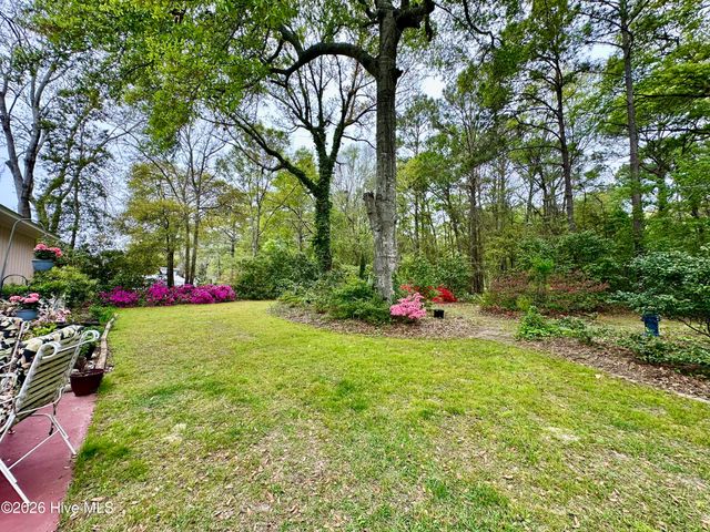 515 Shoreline Drive E, Sunset Beach, NC 28468