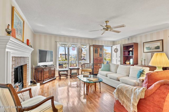 515 Shoreline Drive E, Sunset Beach, NC 28468