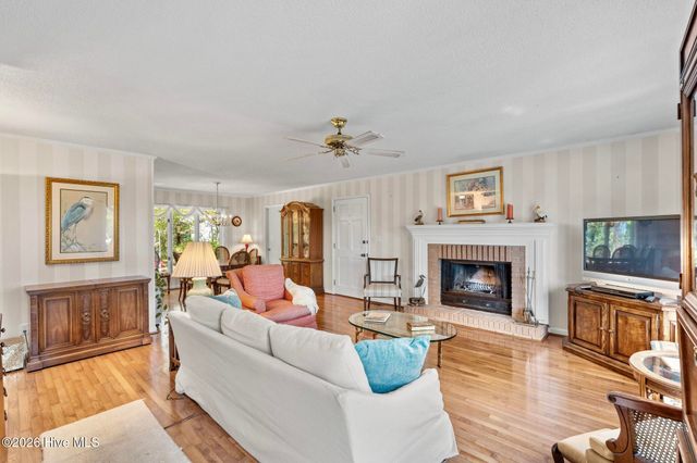 515 Shoreline Drive E, Sunset Beach, NC 28468