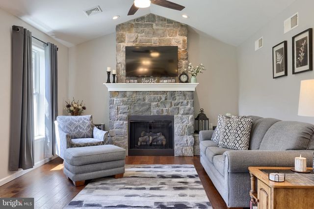 110 PINE HILL RD, Enola, PA 17025