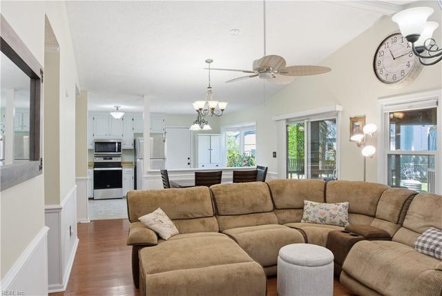 50 Sandy Lake DR, Hampton, VA 23666