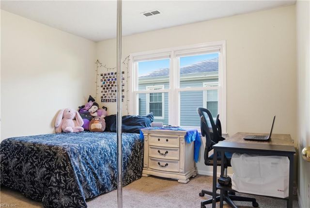 50 Sandy Lake DR, Hampton, VA 23666