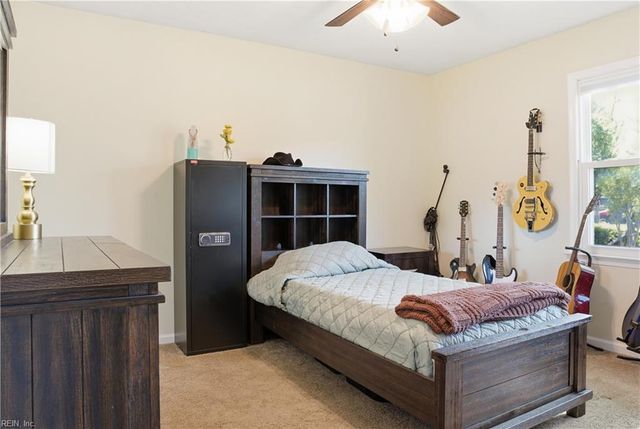 50 Sandy Lake DR, Hampton, VA 23666
