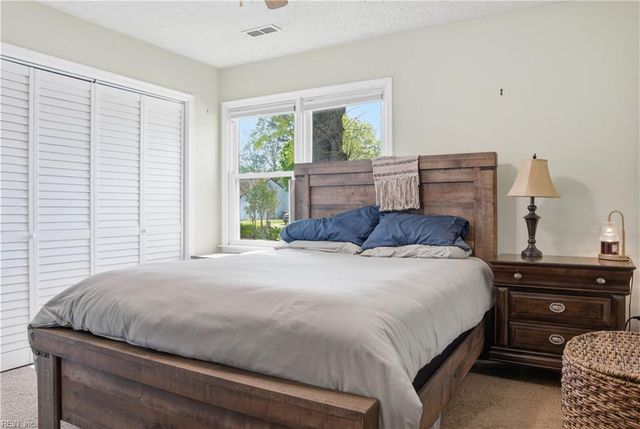 50 Sandy Lake DR, Hampton, VA 23666