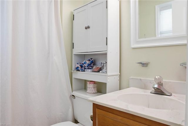 50 Sandy Lake DR, Hampton, VA 23666