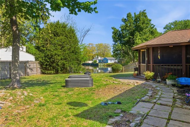 50 Sandy Lake DR, Hampton, VA 23666