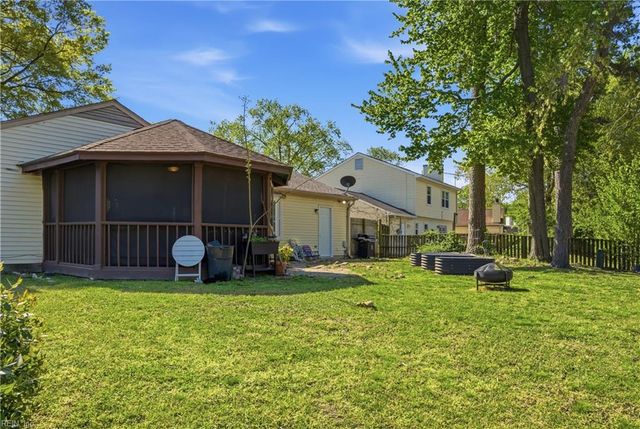 50 Sandy Lake DR, Hampton, VA 23666