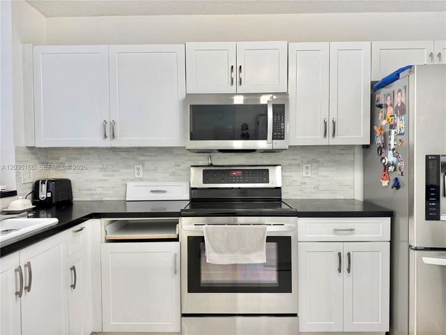 20807 NW 1st Street, Pembroke Pines, FL 33029