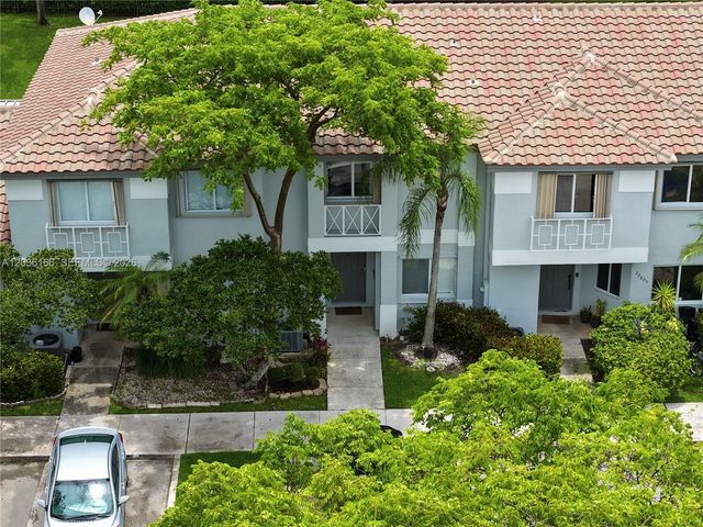 20807 NW 1st Street, Pembroke Pines, FL 33029